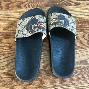 Gucci supreme sandals